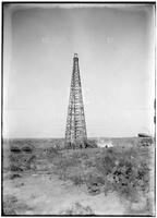 Oil well near Loma Alta, February 24, 1920