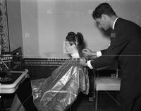 [Beauty parlor], no. 4718; Beauty & barber shops