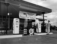 Mr. Harvey Washington, no. 19610; Gas stations-Conoco