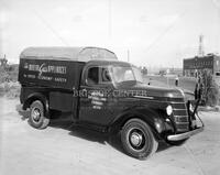 Houston Natural Gas Co., no. 2135; Trucks