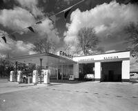 Continental Oil Co., Mr. Wilson, no. 18087; Gas stations-Conoco