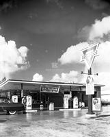 Conoco, Harr. Washington, no. 21781; Gas stations-Conoco
