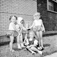 Children at NASA, Aylin Advertising Agency, no. 31716