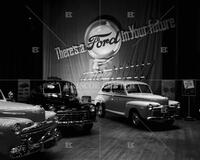 [Ford auto show], no. 8206; Autos-Ford