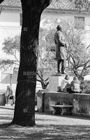 Campus scenes, Jefferson Davis statue