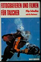 Book cover of German edition, Underwater Photography for Everyone