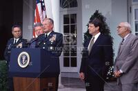 Clinton with General Shalikashvili [T 149571]