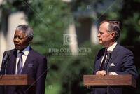 Bush and Mandela at White House [GL 073762]
