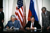 Boris Yeltsin signs arms reduction pact-signing, on yacht, press conference [T 134844]