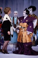 Hillary Clinton meets Kabuki troupe [T 148435, GC 163954]