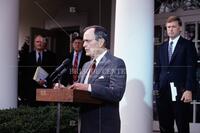 Bush gives Iraq withdrawal ultimatum at White House with Sununu, Scowcroft, Quayle [T 119377, GL 090145]