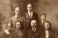 Portrait of Dr. and Mrs. Hallett, Margaret, Rebecca, Henry, George (student of R. L. Moore at the University of Pennsylvania), [and ?] ge (student of R. L. Moore at the University of Pennsylvania, [?]