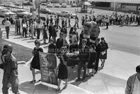 SDS (Students for a Democratic Society) march to the Capitol building.