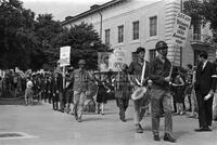 SDS (Students for a Democratic Society) march to the Capitol building.