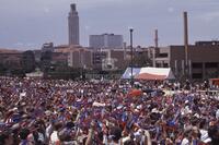 Photograph of a crowd at a campaign event for Bill Clinton, August 27, 1992